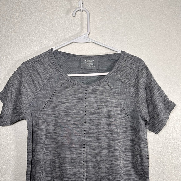 Athleta FOOTHILL SEAMLESS TEE Grey Relaxed Fit Women’s Medium - Picture 3 of 6